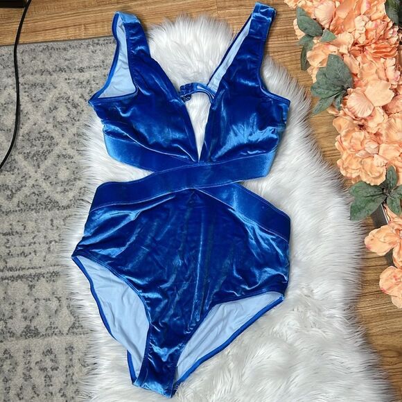 Fluffy Velvet Cutout Plunge Paneling Monokini Swimsuit XL - Picture 4 of 9